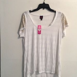 2b Bebe,s Ladies T shirt,NWT, M